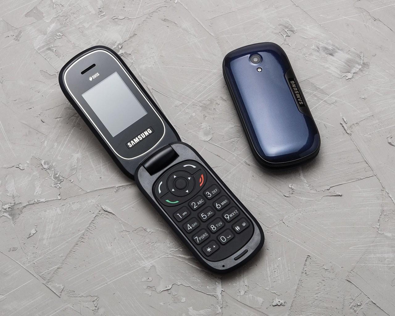 Мобильный Телефон-флип Раскладушка Samsung F660 на 2 SIM Синий — Купить ...
