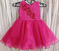 Малиновое нарядное детское платье-маечка с вышивкой на 1-3 годика
