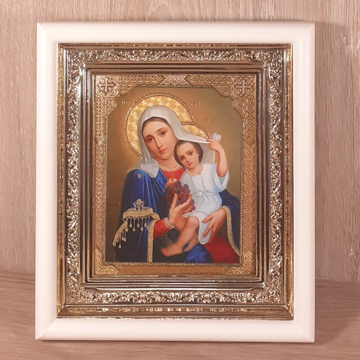 Ікона Покриваюча Пресвята Богородиця, лик 10х12 см, у білому прямому дерев'яному кіоті