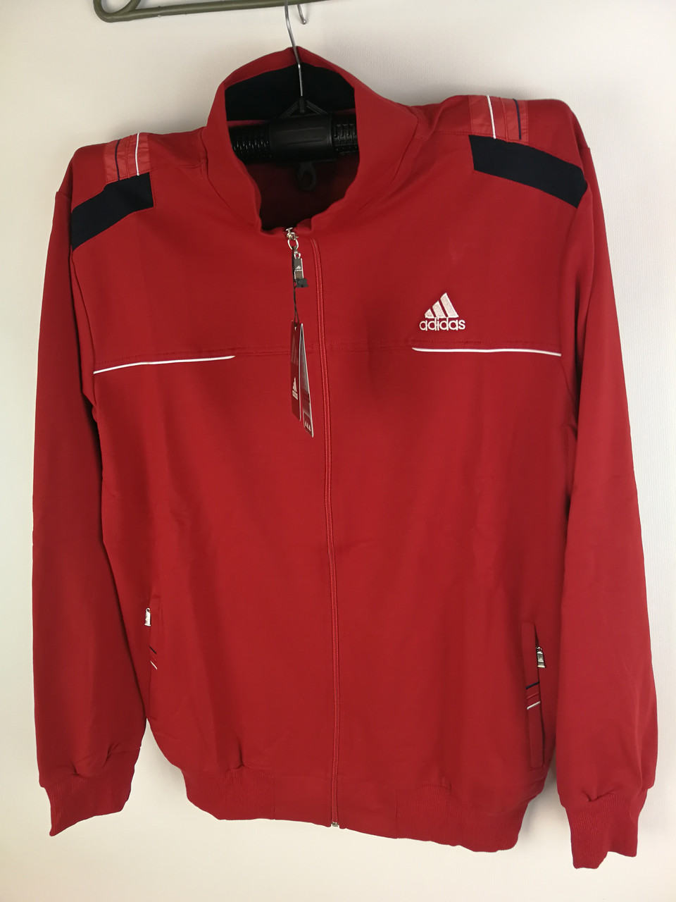Червоний спортивний костюм adidas