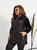 Жіноча подовжена стьобана жилетка безрукавка з капюшоном, утеплена синтепоном, батал великі розміри, фото 2