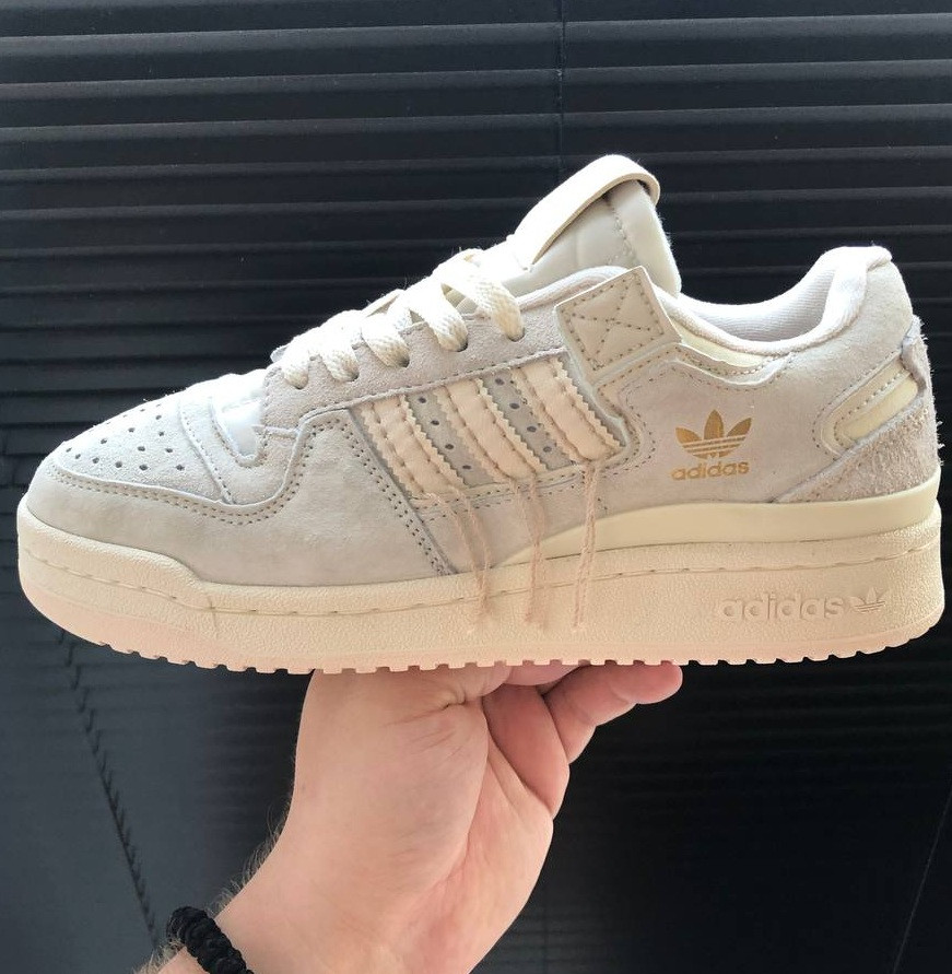 Жіночі кросівки Adidas Forum Low 84 Off White весна-осінь повсякденні замшеві. Живе фото, фото 1
