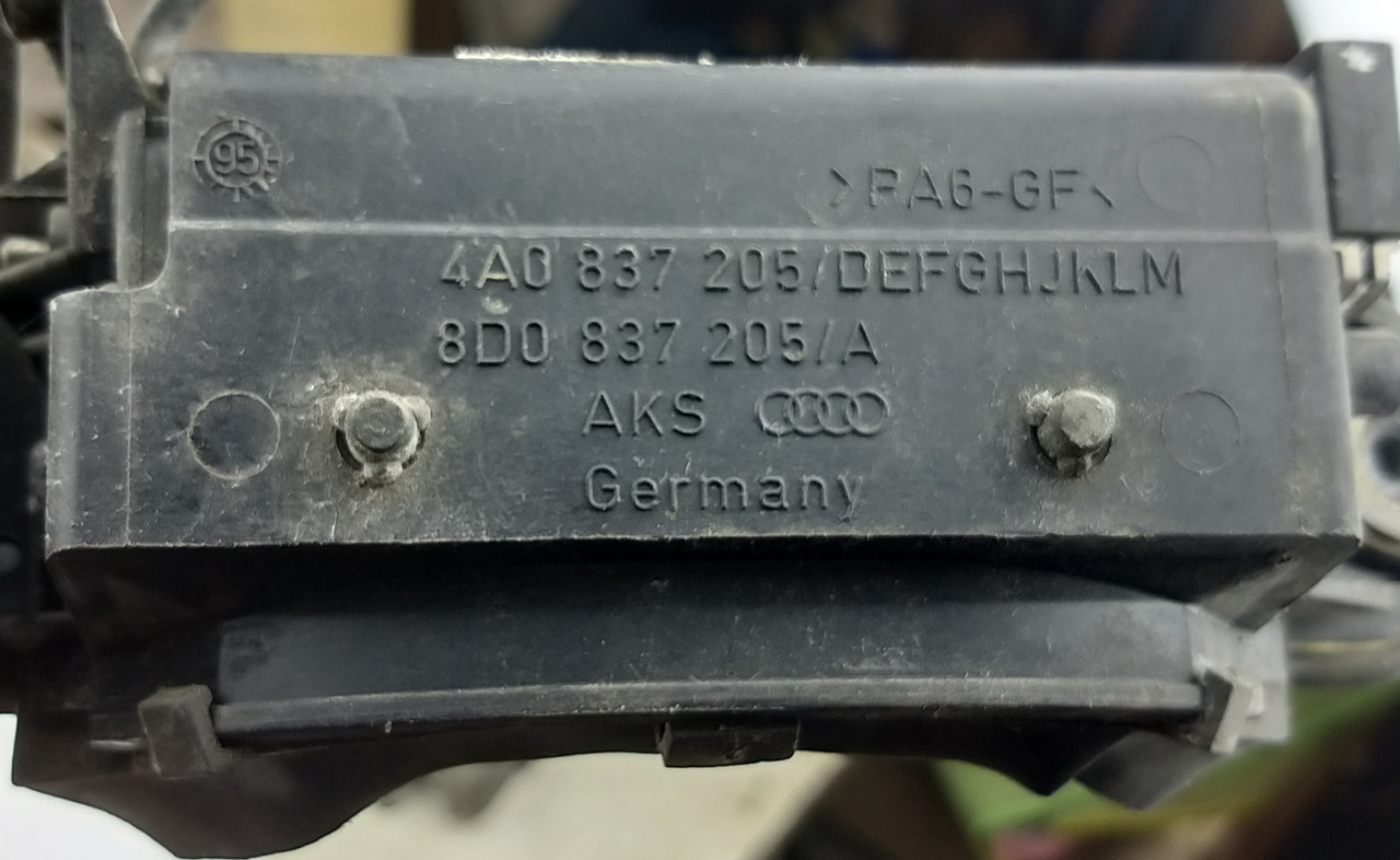 Купити Замок дверей водія Audi A4 B5 (L) Оригінал (лівий), Ауді А4 Б5 ...