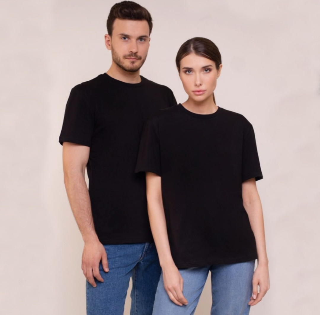 Базова однотонна чорна футболка, фото 1