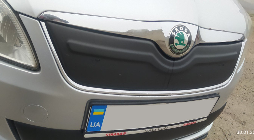 Зимова накладка на решітку (2011-2014, верхня) Матова для Skoda Fabia рр