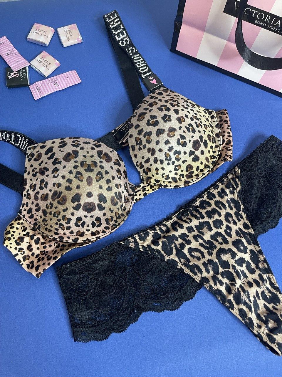 Үлкен есек пен тар белде жетілген Sonic Tails секс