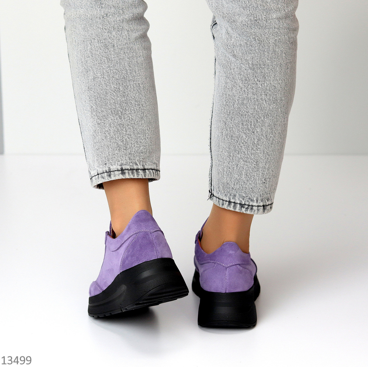 Фиалковые лавандовые замшевые женские кроссовки натуральная замша на черной подошве - фото 9 - id-p1759577063