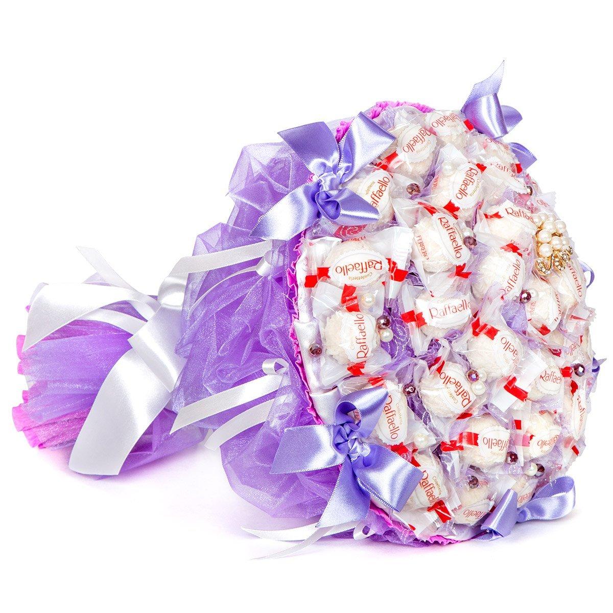 Букет із цукерок Рафаелло Ferrero Raffaello (35 шт.) солодкий подарунок фіолетовий