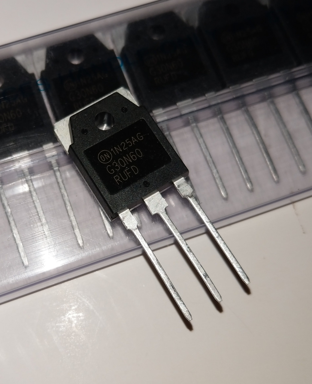 SGH30N60RUFD оригінал MOSFET транзистор N-канал 600В 34.6А TO247