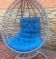 Кресло-кокон с ротанга, серый с голубой подушкой