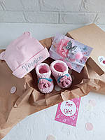 Подарунковий набір для новонародженної дівчинки: іменна шапочка, пінетки, 2 повязки