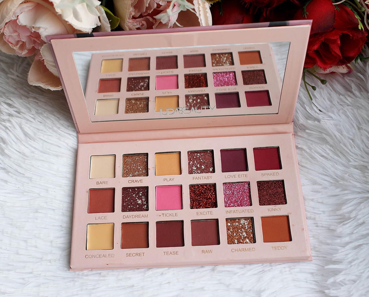 Тіні для очей HUDA BEAUTY The New Nude Eye Shadow Palette