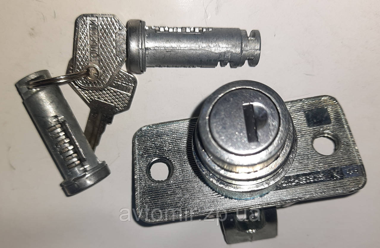 Замок багажника з личинками Ваз 2102,2104