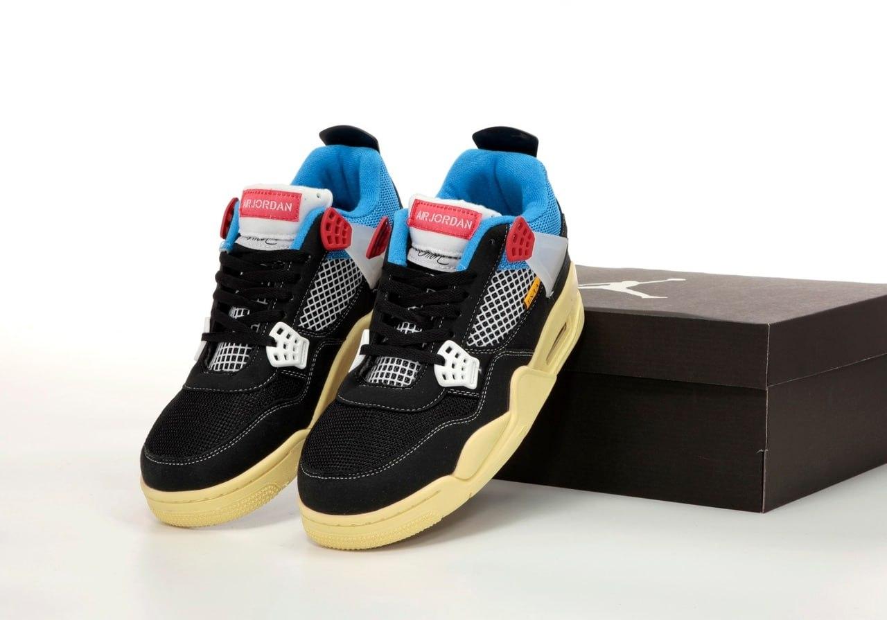 Чоловічі чорні кросівки Nike Air Jordan 4