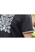 Π§ΠΎΠ»ΠΎΠ²ΡΡΠ° ΡΠΎΡΠ½Π° Π²ΠΈΡΠΈΠ²Π°Π½ΠΊΠ° Π· Π±ΡΠ»ΠΎΡ Π²ΠΈΡΠΈΠ²ΠΊΠΎΡ Π³Π΅ΠΎΠΌΠ΅ΡΡΠΈΡΠ½ΠΈΠΉ ΠΎΡΠ½Π°ΠΌΠ΅Π½Ρ ΠΊΠΎΠ½ΡΡΠ°ΡΡΠ½ΠΈΠΉ ΠΎΠ±ΡΠ°Π· Mβ5XL, ΡΠΎΡΠΎ 3