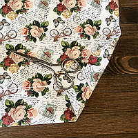 Бумага упаковочная для подарков и цветов Букетики роз и велосипеды на белом фоне