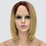 Перука каре без гривки на сітці, термоволосся, колір пшеничний блондин з темним з червонуватим корінням, фото 2