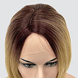 Перука каре без гривки на сітці, термоволосся, колір пшеничний блондин з темним з червонуватим корінням, фото 6