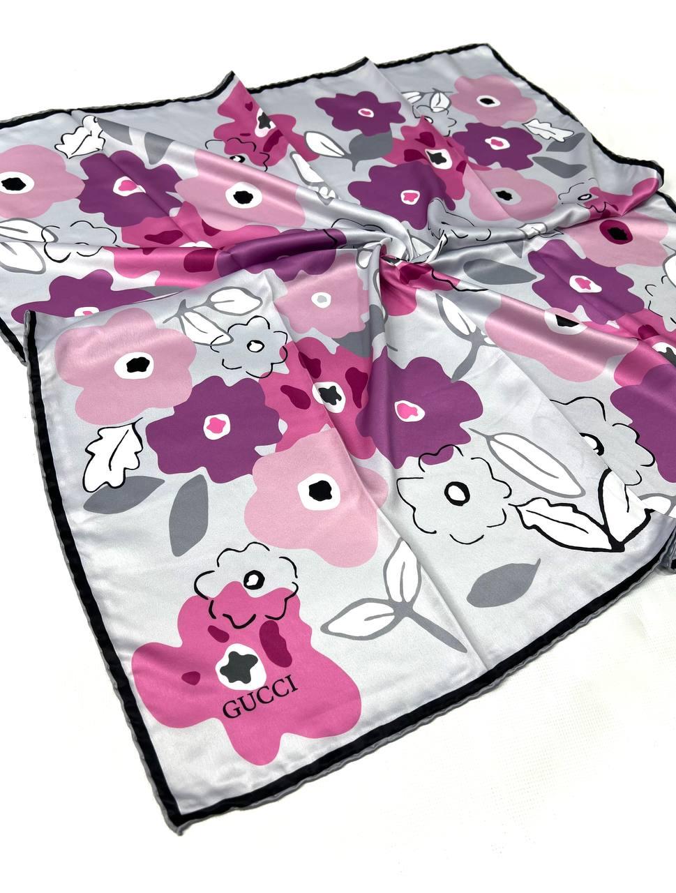 Шовкова хустка Грація квіти 90*90 см сірий/пудровий ручна обробка краю