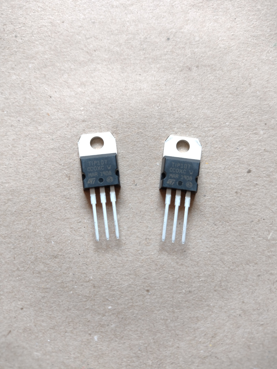 Купить TIP107, транзистор биполярный, NPN, цена 22 ₴ — Prom.ua (ID ...