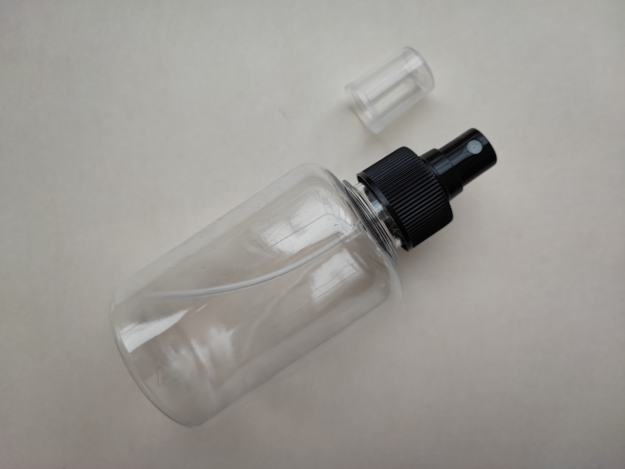 200 - 205 мл 28/410 Круглий флакон ПЕТ з чорним розпилювачем, спреєм пляшка пластикова, пластмасова