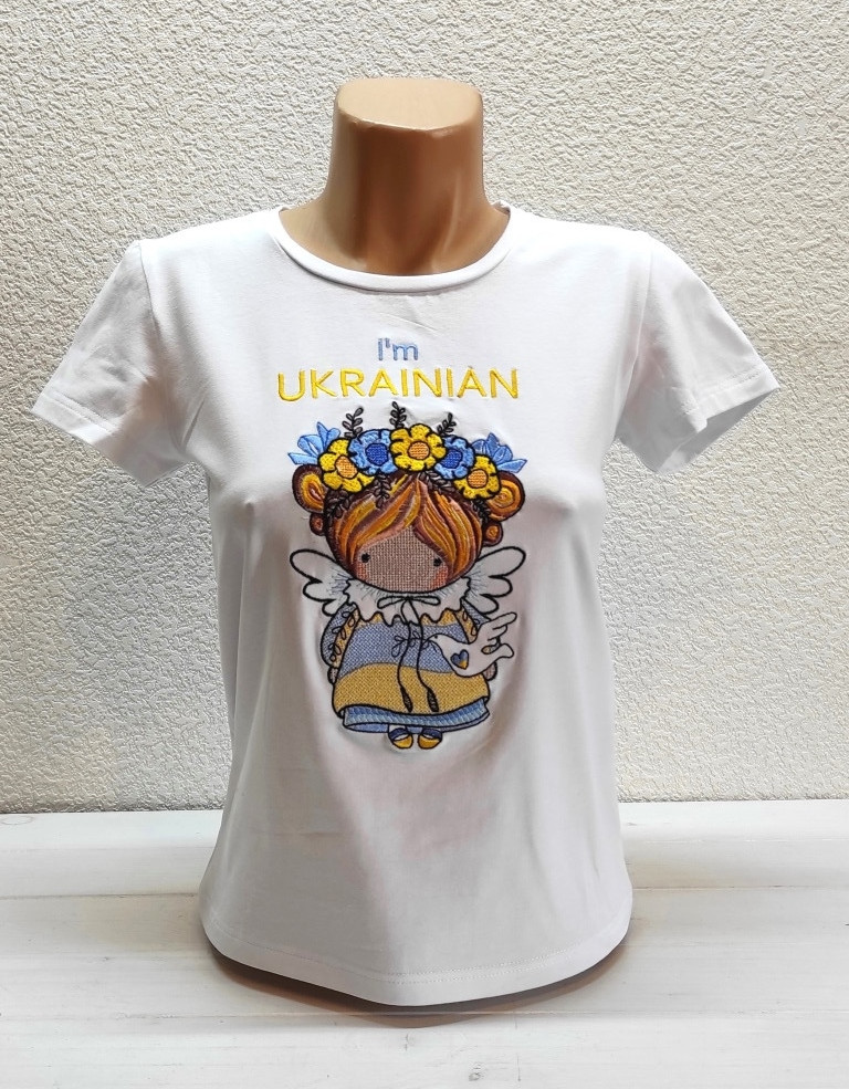 Футболка вишита I am Ukrainian на білому,футболка вишивка,футболка вишиванка,футболка з вишиванкою,футболка вишита