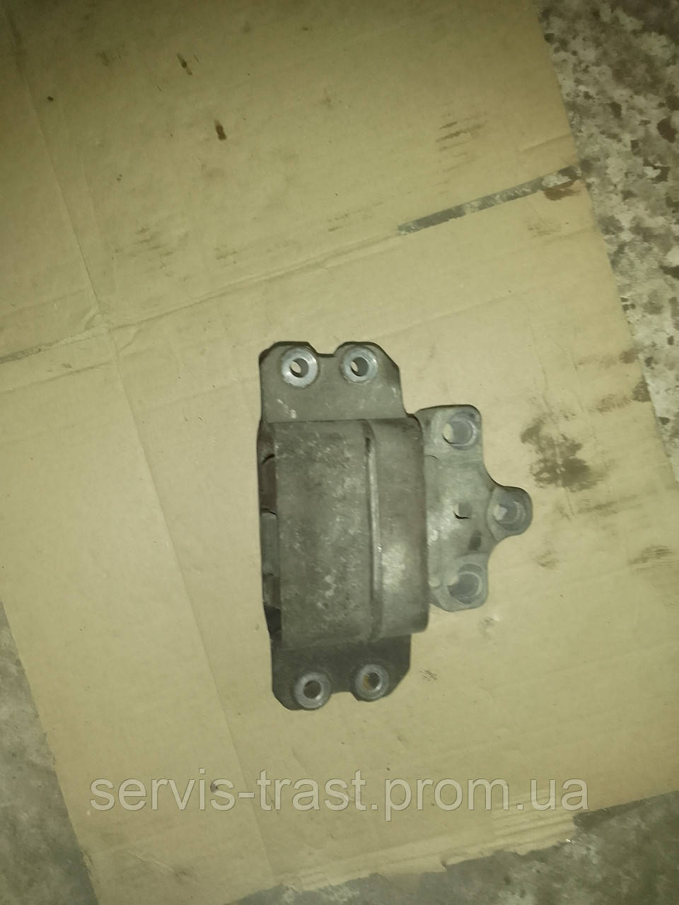 Подушка коробки Skoda Octavia A5