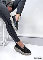 Жіночі лофери туфлі натуральної шкіри чорного кольору на на високій підошві