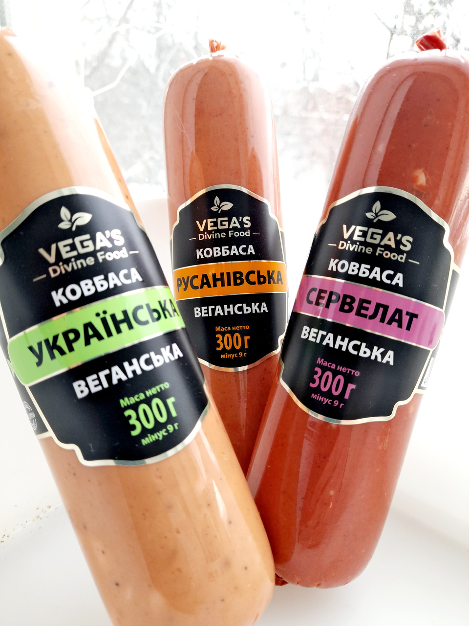 Растительная соево-пшеничная колбаса «Украинская», веганская, 300 г, Vega's - фото 2 - id-p1762013889