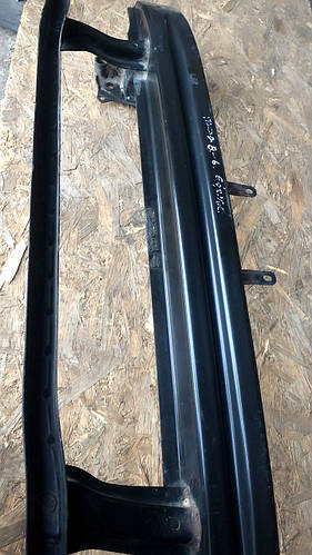 Усилитель переднего бампера Volkswagen Passat B6 , фольксваген пассат ...