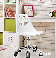 Крісло офісне, комп'ютерне Bonro B-881 білий стілець для майстра манікюру педикюру зі спинкою