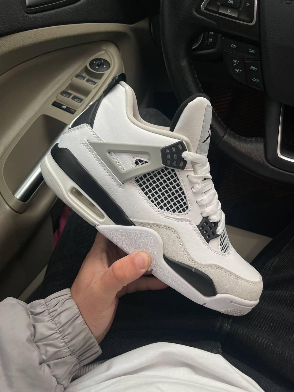 Чоловічі кросівки Nike Air Jordan 4 (білі із сірим і чорним) низькі спортивні весняні кроси Ar99459 top, фото 1