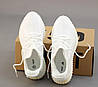 Жіночі та Чоловічі кросівки Adidas Yeezy Boost 350 V2 White Адідас Ізі Буст 350 білі сітка Унісекс, фото 7