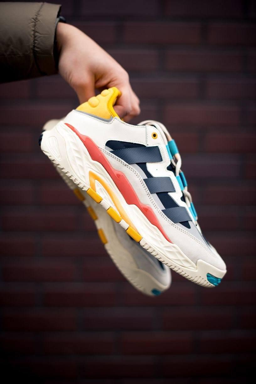 Чоловічі кросівки Adidas Niteball (білі із синім і жовтогарячим) яскраві різнобарвні кроси М0403 top, фото 1