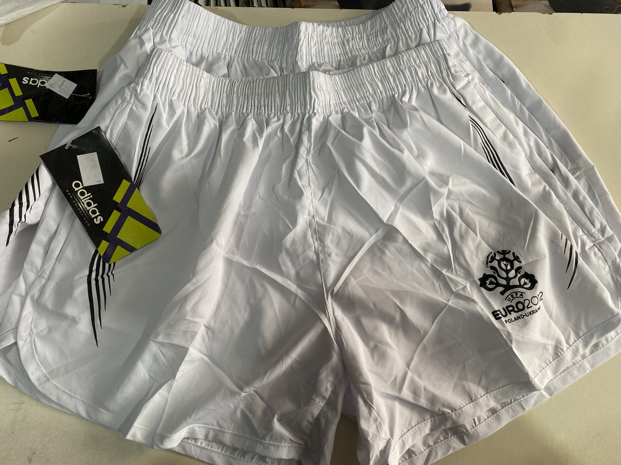 ШОРТИ літні чоловічі , білі , ADIDAS, акційна ціна .