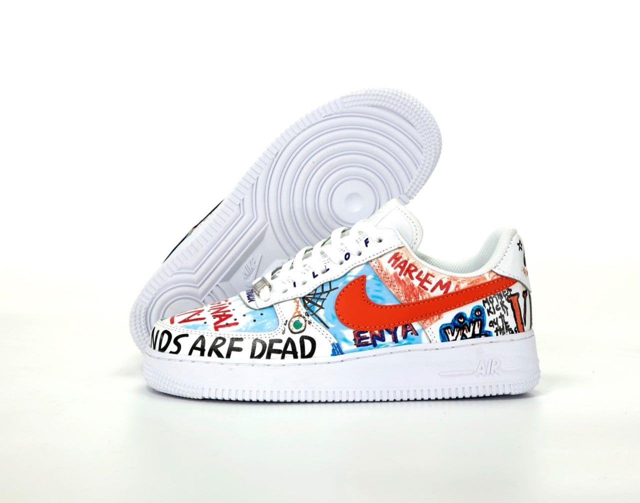 Чоловічі кросівки Nike Air Force (кольорові з малюнками та написами) круті низькі кеди демісезон К11761 top, фото 1