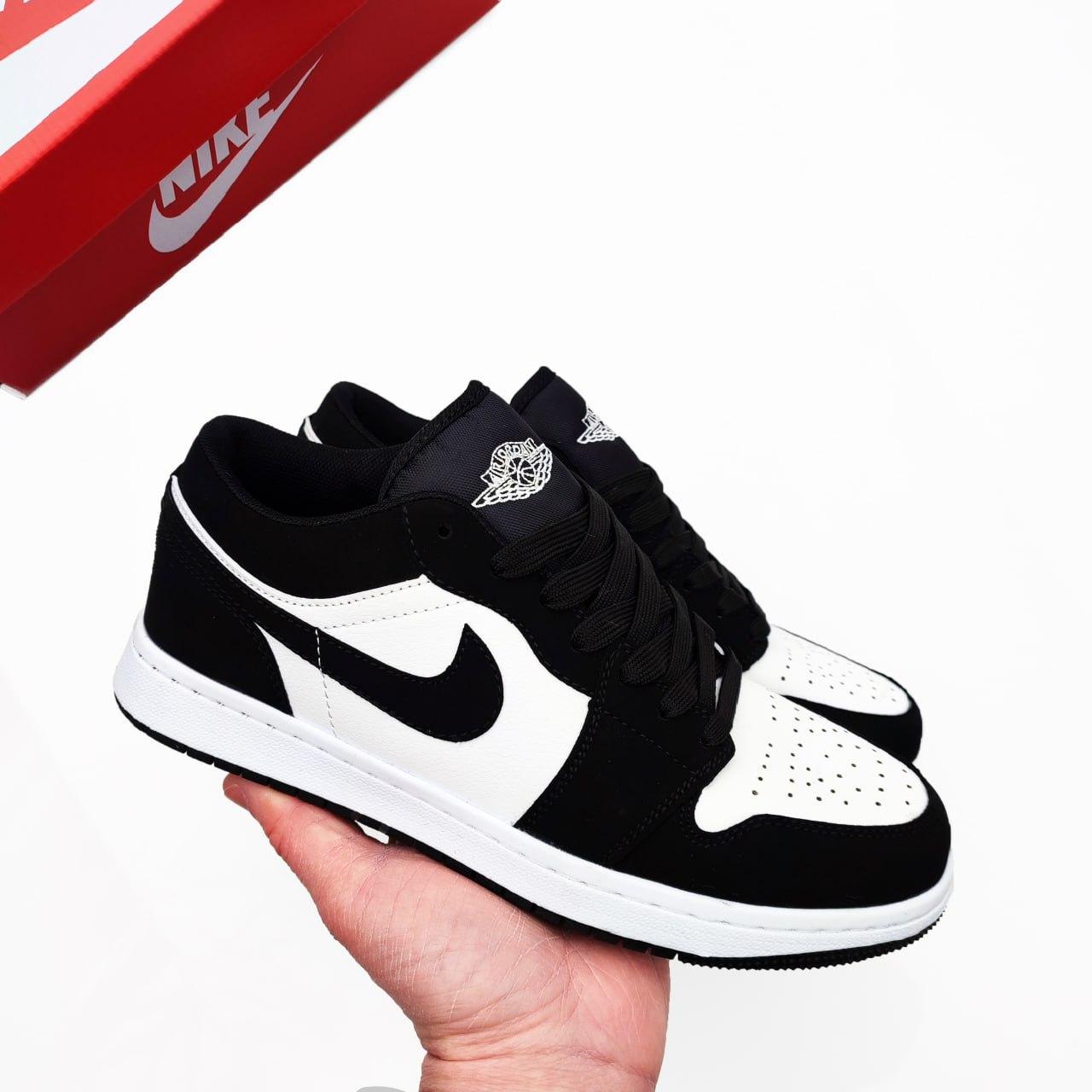 Чоловічі кросівки Nike Air Jordan 1 Low Black/White (чорні з білим) класні низькі кроси F625 top, фото 1