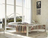 Кровать металлическая двуспальная на деревянных опорах Диана
