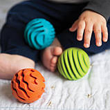 Прорізувач-брязкальце Сенсорні кулі (3 шт) від Fat Brain Toys, фото 8