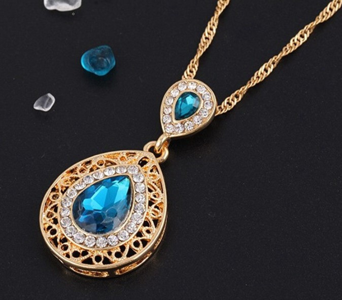 Кулон на ланцюжку Liresmina Jewelry з синіми та білими фіанітами 4.3 см золотистий