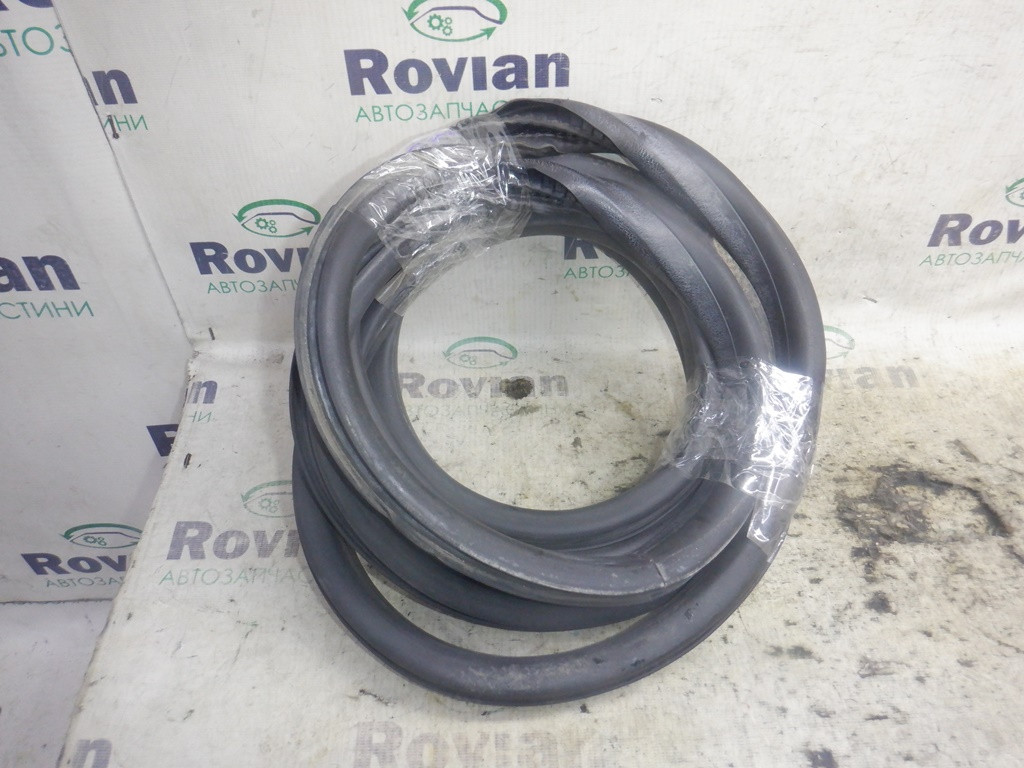 Уплотнитель Двери Зад. Левой (Универсал) Renault MEGANE 3 2009-2013 ...