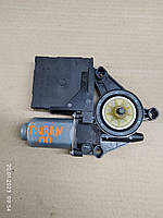 Моторчик склопідіймача передній правий VW Touran 03-10р 1T0959702D 1k0959792j