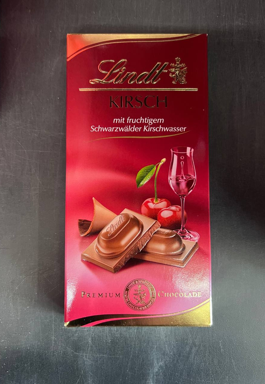 Шоколадка Lindt 😍 з вишнею 100 гр. Швейцарія
