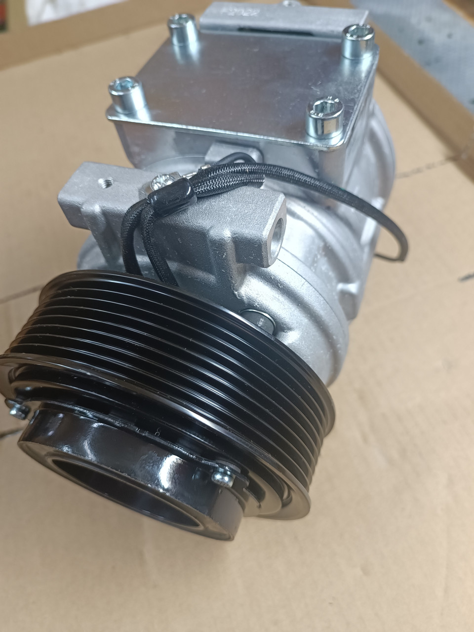 Компресор Denso 10РА15С кондиціонера PV9 134,8 мм 12/24V для тракторів, комбайнів, автомобілів
