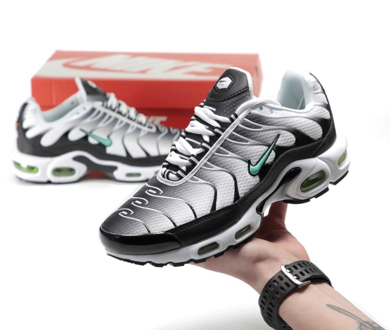 Чоловічі сірі Кросівки Nike Air Max Tn+