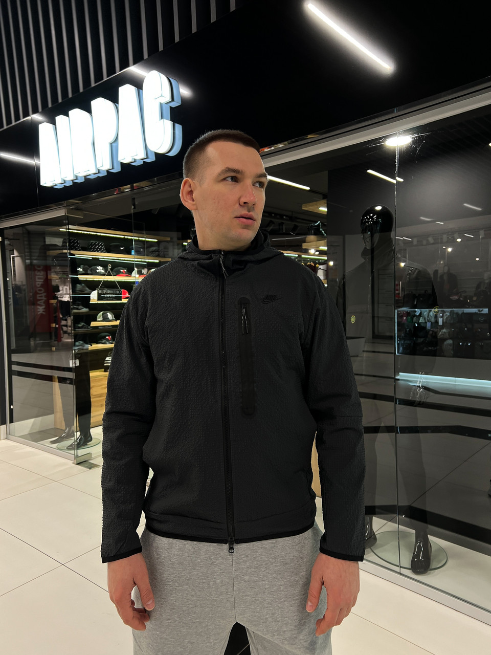 Толстовка чоловіча Nike Sportswear Tech Essentials Lined Woven Full-Zip Hooded Jacket (Розміри:S,M)
