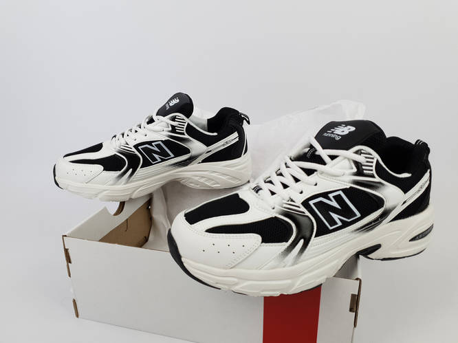 Весенние кроссовки черно-белые мужские New Balance 530 Black White ...