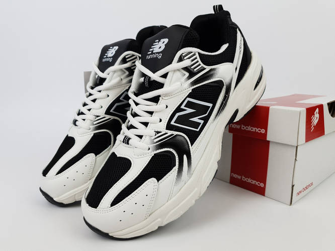 Весенние кроссовки черно-белые мужские New Balance 530 Black White ...