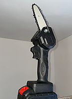 Акумуляторна ланцюгова пила для обрізання дерев 1 кг з лезом 10 см