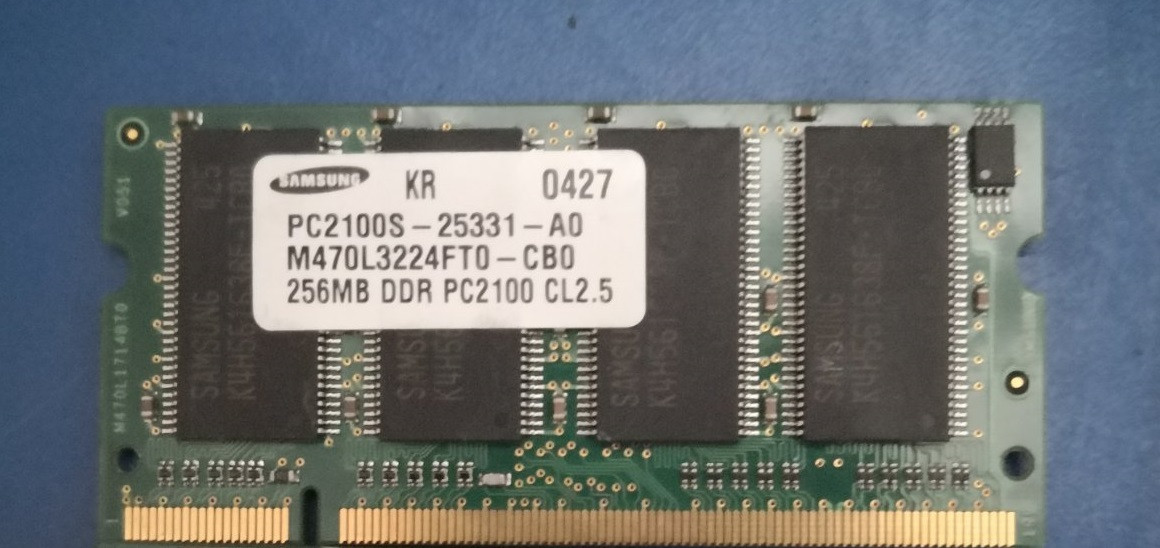 Оперативна пам'ять Samsung M470L3224FTO 256 МБ DDR 266МГц SODIMM CL2.5 БУ